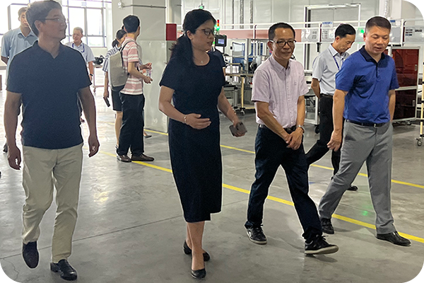 福建省冶金（控股）公司黨委委員、副總經(jīng)理侯孝亮一行到我公司調(diào)研、指導(dǎo)